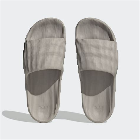 Shoes - Island Club Adilette 22 Slides - Brown | adidas South Africa