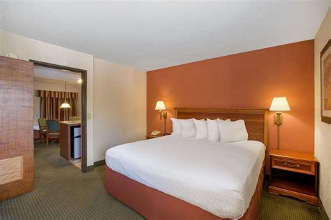 AMERICINN BY WYNDHAM OMAHA - Updated July 2024 - 37 Photos & 12 Reviews ...