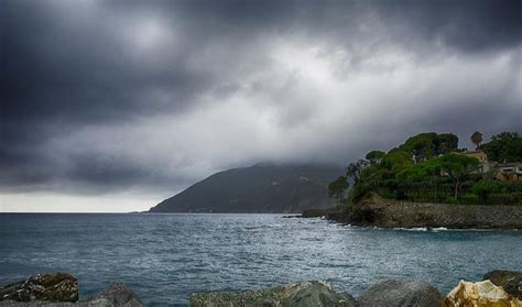 Meteo In Liguria Caldo Fuori Stagione Al Termine Tornano Le Nuvole