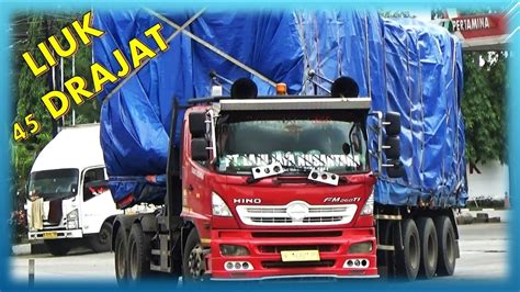 Manuver Josss Banyak Kontainer Trailer Muatan Panjang Car Carier