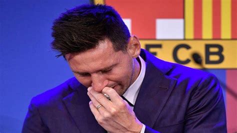 Lionel Messi Berlinang Air Mata Pisah Dengan Fc Barcelona Sepakat