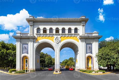 méxico guadalajara monumento arcos de guadalajara arcos vallarta cerca