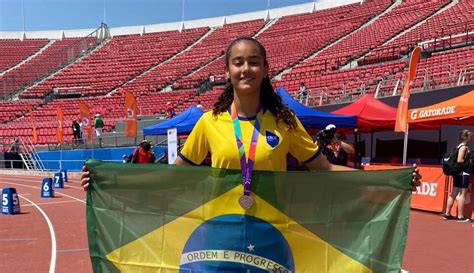 Resenha CM Notícias Regionais Atleta da equipe de atletismo de