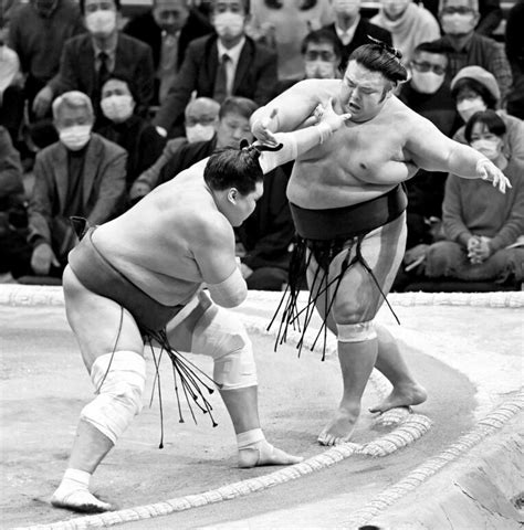 写真：照ノ富士、初の全勝 大相撲九州場所 （千秋楽） 沖縄タイムス＋プラス