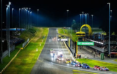 Al Tcr Se Le Viene La Noche Motores En Punta