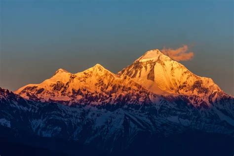 Mt everest sunrise Stock Photos, Royalty Free Mt everest sunrise Images ...