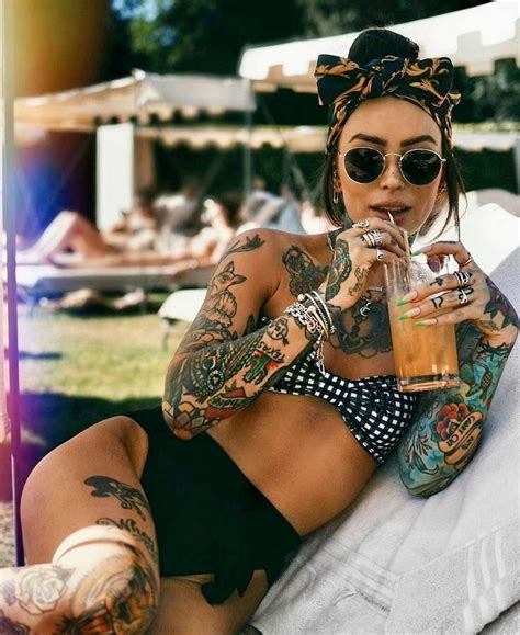 9 Hot Sexy Sammi Jefcoate Bikini Pics