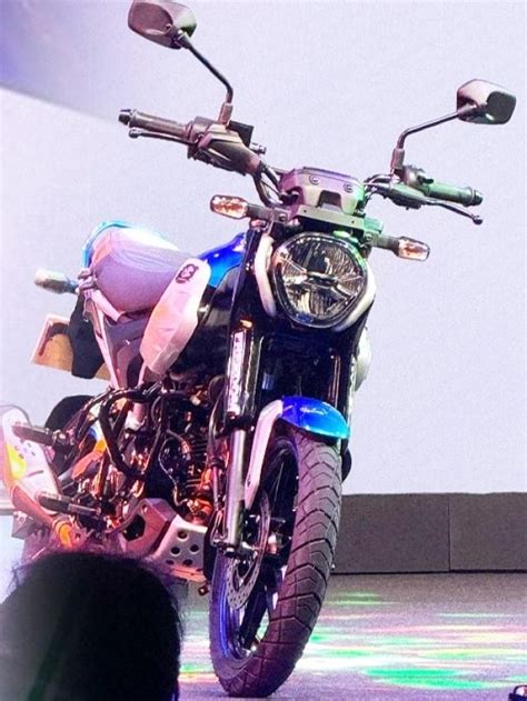 Bajaj Launches Worlds First CNG Bike Freedom 125 Mileage Comparison