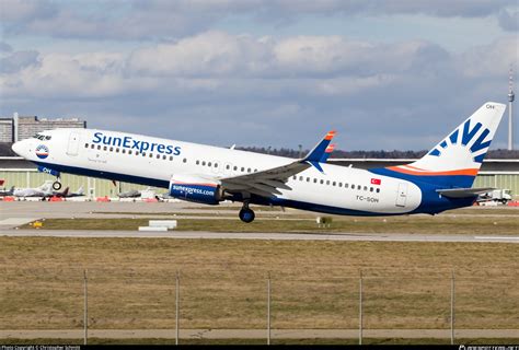 TC SOH SunExpress Boeing 737 8HC WL Photo By Christopher Schmitt ID