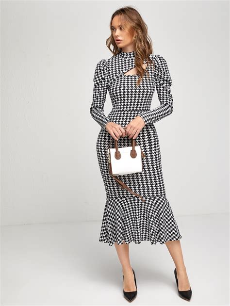 SHEIN Modely Houndstooth Print Cutout Mock Neck Dress Without Belt