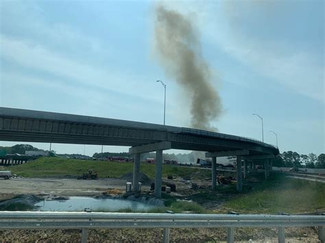 Tractor Trailer Fire Shuts Down Lanes Of I 95 In Pooler Wsav Tv