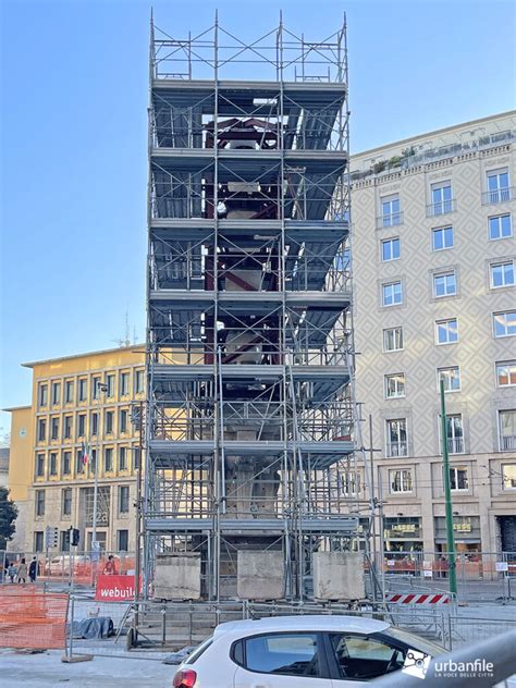 Milano Centro Storico Cantieri M Ripristino Arredo Urbano Largo