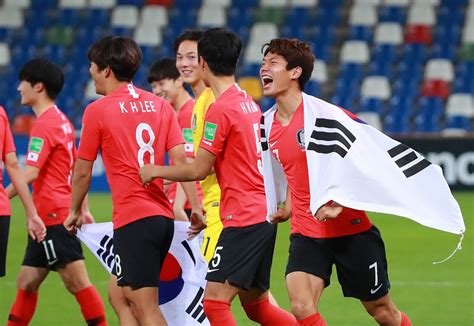 한국 U 20 대표팀 승부차기로 세네갈 꺾고 36년 만에 4강 네이트 스포츠