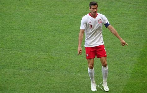 Robert Lewandowski Trafi Do Realu Madryt Hiszpa Scy Dziennikarze