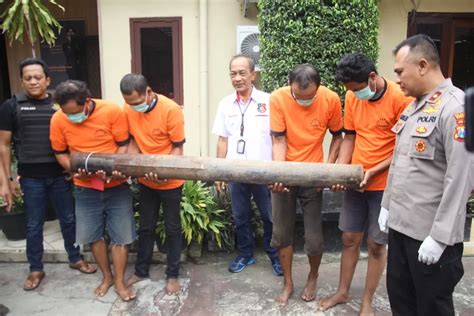 Empat Maling Tiang Besi PT KAI Di Jalan Ahmad Yani Dibekuk Begini