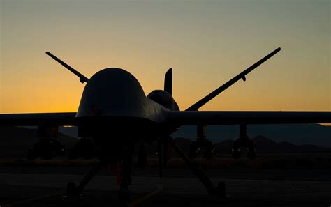 Eine MQ 9 Reaper Mit Acht AGM 114 Hellfire Raketen U S National