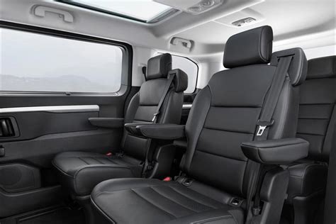 Opel Zafira Life 2025 - фото, цена и комплектации в России, характеристики