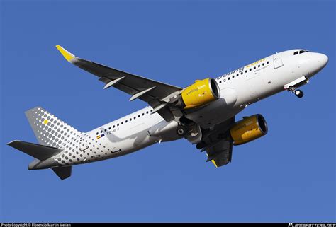 EC NFJ Vueling Airbus A320 271N Photo By Florencio Martin Melian ID