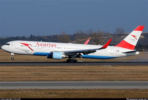 Oe Lay Austrian Airlines Boeing Z Er Wl Photo By Chris Jilli Id