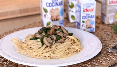 Espaguetis Con Champiñones Y Espinacas Nestlé Cocina