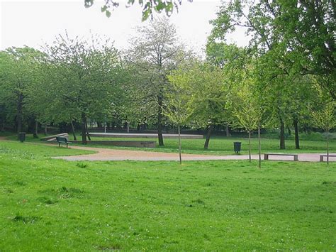 Henry Reynolds Gardens © Roger Smith Geograph Britain And Ireland