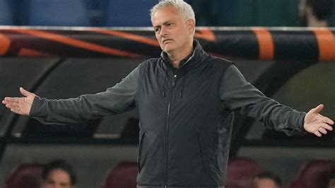 Euro Round Up Jose Mourinho Hits Out At Player As Roma Draw While