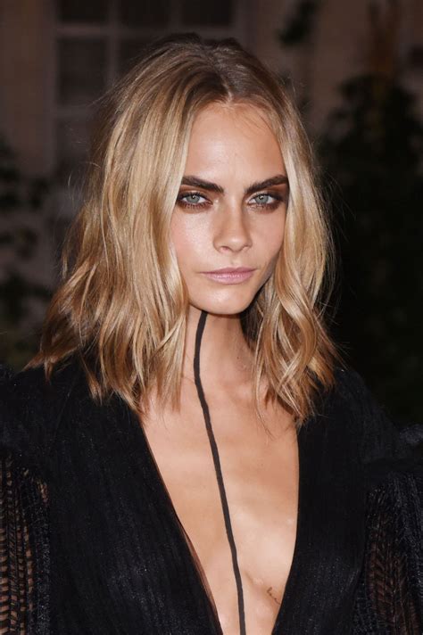 Cara Delevingne at Burberry Show - London Fashion Week 9/19/2016 ...