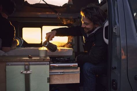 Sonnenaufgang Mit Kaffee Im Campingbus