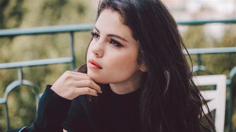 Selena Gomez La Star Accus E D Avoir Eu Recours La Chirurgie