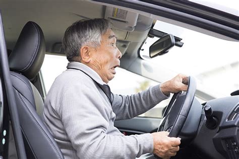 高齢者の自動車事故はなぜ起きる？原因と被害費用を解説 みらいのねだん Ja共済