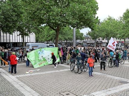 Protest Rund 170 Aktivisten streiken in Wolfsburg für den Klimaschutz