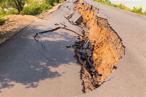 Silne trzęsienie ziemi w zachodniej Japonii Wprost