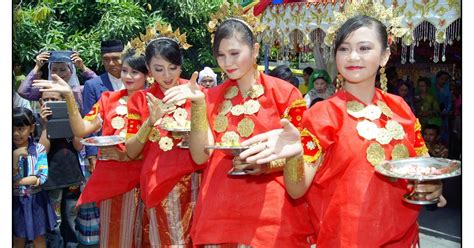 Tren Gaya 40 Pakaian Adat Makassar