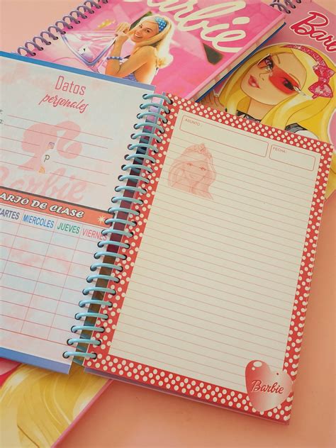 Libreta Pasta Dura Tamaño Frances Con Diseño en la Hoja Barbie Cute Shop