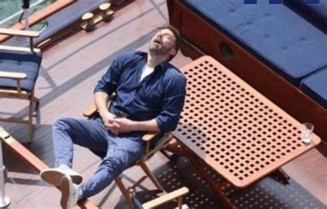 Ben Affleck Es Captado Durmiendo Con La Boca Abierta