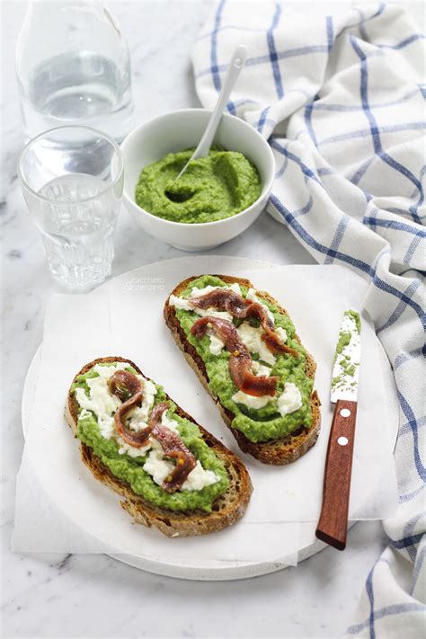 Bruschette Con Crema Di Broccoli Alici E Stracciatella Zucchero E