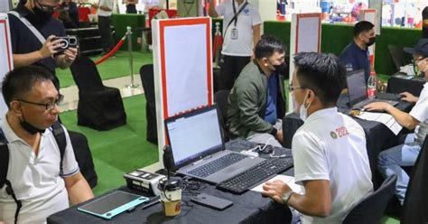 Comelec S Register Anywhere Logs Over 1K Applicants On 2nd Week