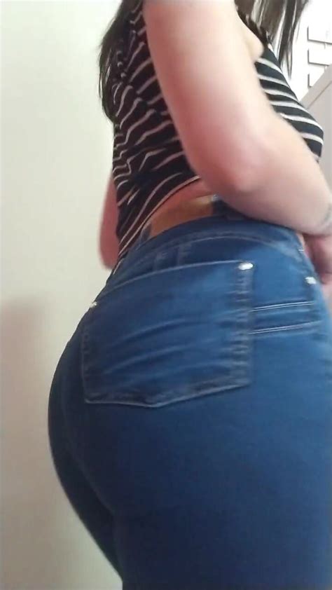 Homemade Porn Hot Nymphet Getting Naked For Everyone To See How Hot She Is Cnn Amador