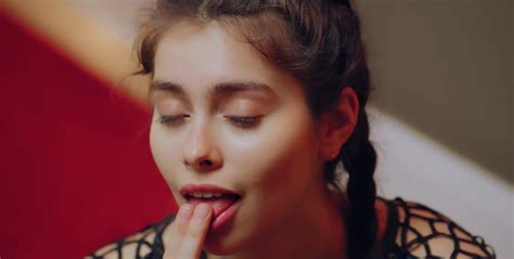 Alissa Foxy Shows What Perfect Masturbation Looks Like Zb Porn