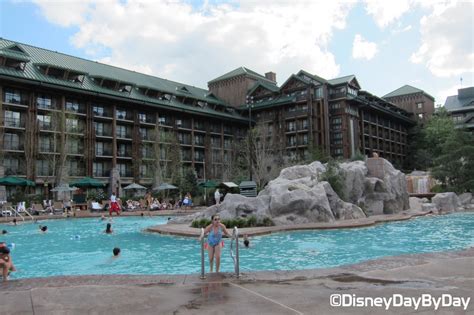 Disney World Lodging: Wilderness Lodge | DisneyDayByDay