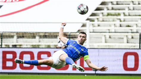 Bryan Heynen Marque Une Reprise Acrobatique Sensationnelle Pour Genk