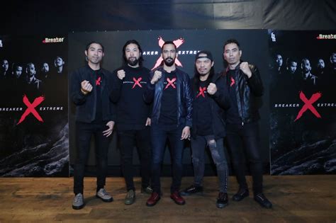 BIG ASS ยกทมเปดตวรองเทาผาใบสายพนธเอกซตรม Breaker X