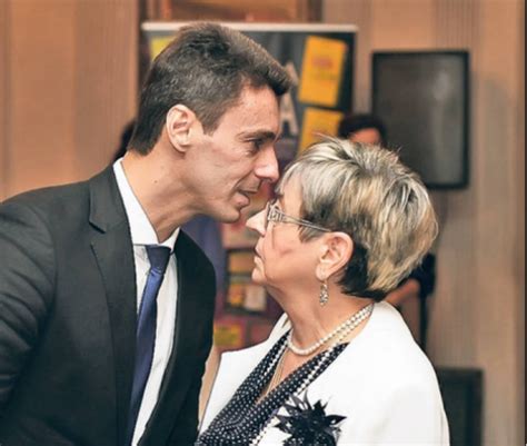 Mama Lui Mircea I Naty Badea D Lec Ii De Gramatic S Vede I Ce