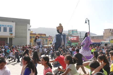 Los Gigantes es una tradición que alegra a grandes y chicos La Voz de