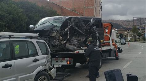 Al Menos Siete Heridos Por Colisión Múltiple En La Autopista La Paz El