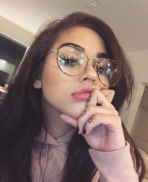 Top 20 Photos Of Girls With Glasses That Are Too Hot For The Internet To Look Fotos Con Lentes