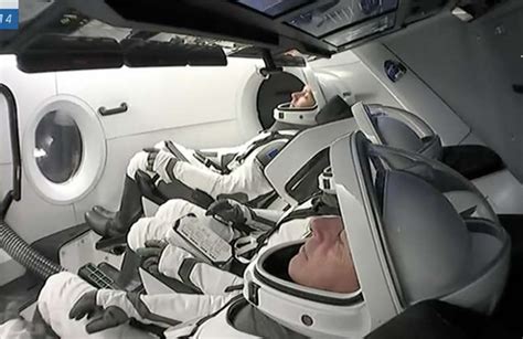 Spacex Di Elon Musk Il Lancio In Diretta Verso La Iss Di Crew Dragon