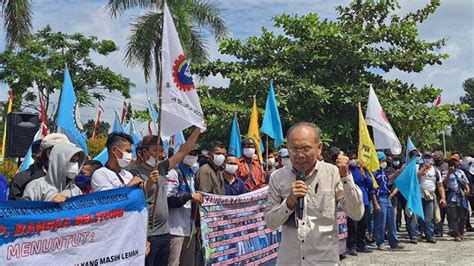 Mosi Tak Percaya Dengan Dprd Babel Ratusan Buruh Pilih Geruduk Kantor