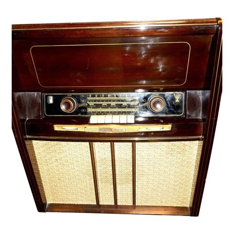 Grundig Majestic Large Console Vintage D Radio And Phonograph