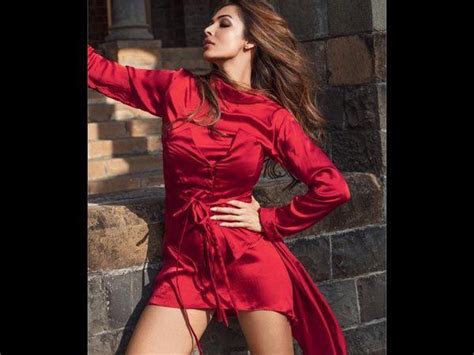 Hot Sisters Malaika Arora Amrita Arora Raise The Temperat